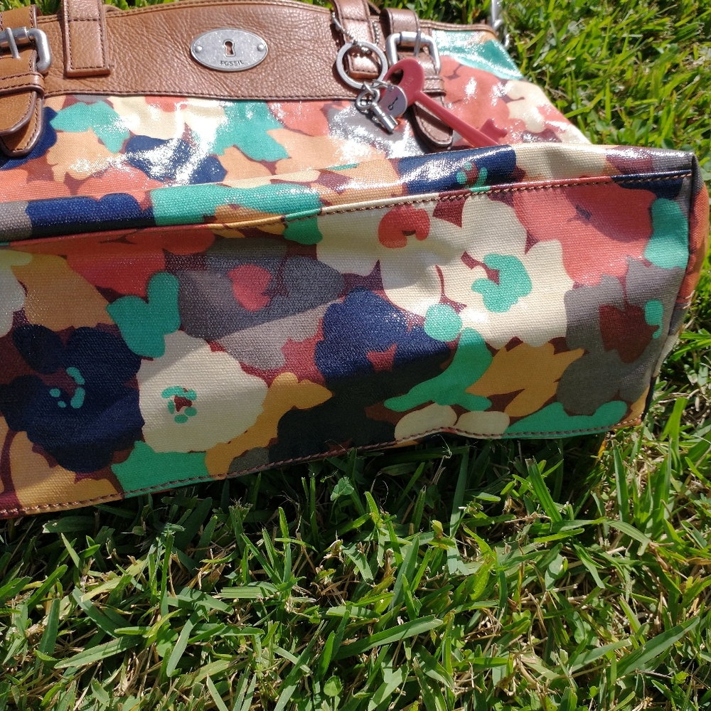 Large Key-Per Fossil Handbag - image 5